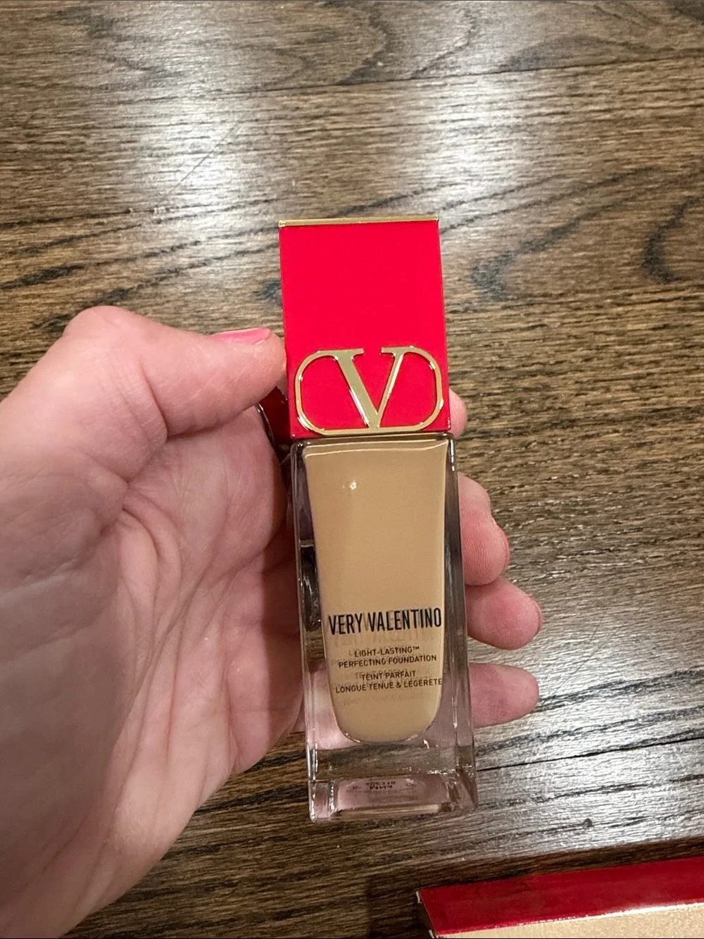 Valentino Very Valentino Foundation in Medium Neutra 4